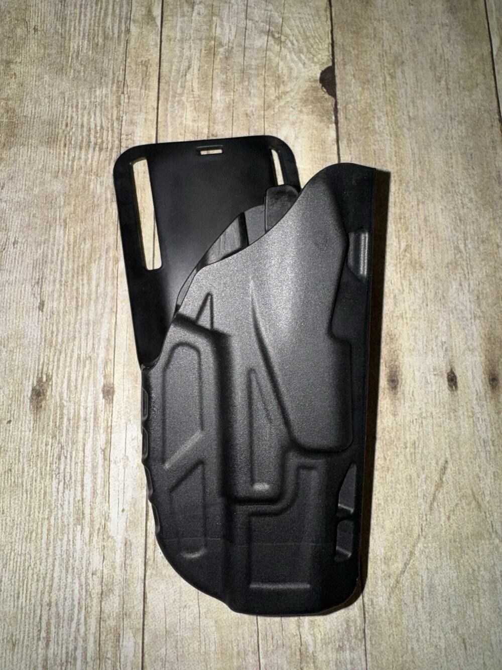 Safariland Duty Holster With Thumb Retention Lever Fits Glock 19/23 Barely Used